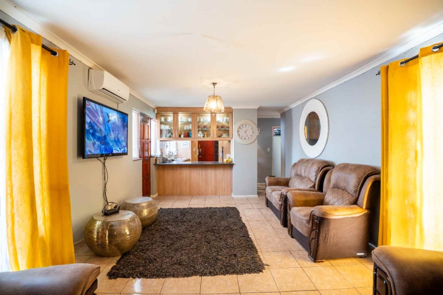 5 Bedroom Property for Sale in Electric City Western Cape